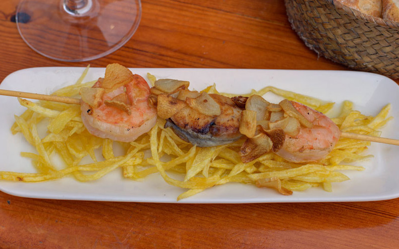Restaurante El Rincón de Pepe pincho de marisco con patatas